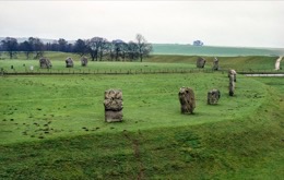 Avebury,-stone-circle,-henge,-megalith,-Neolithic,-UNESCO-World-Heritage-Site,-Wiltshire,-England,-prehistoric-monument,-sarsen-stone,-archaeology,-Stonehenge,-Early-Bronze-Age,-ceremonial-site,-ritual-landscape,-Alexander-Keiller,-National-Trust,-ancient-monument,-archaeological-site,-Neolithic-Britain,-sacred-landscape,-prehistoric-astronomy,-ancient-Britain,-heritage-site,-Kaleidos,-Kaleidos-images,-La-parole-à-limage,-Tarek-Charara